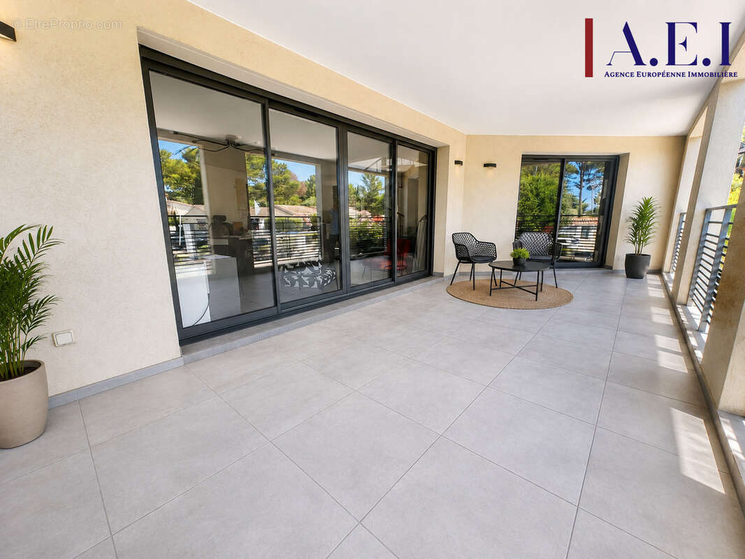 Appartement T4 avec terrasses et stationnement privatif - photo 2