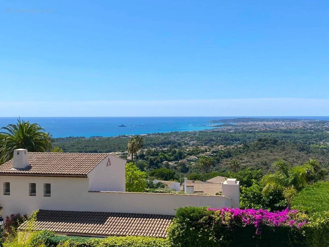 Appartement à VILLENEUVE-LOUBET