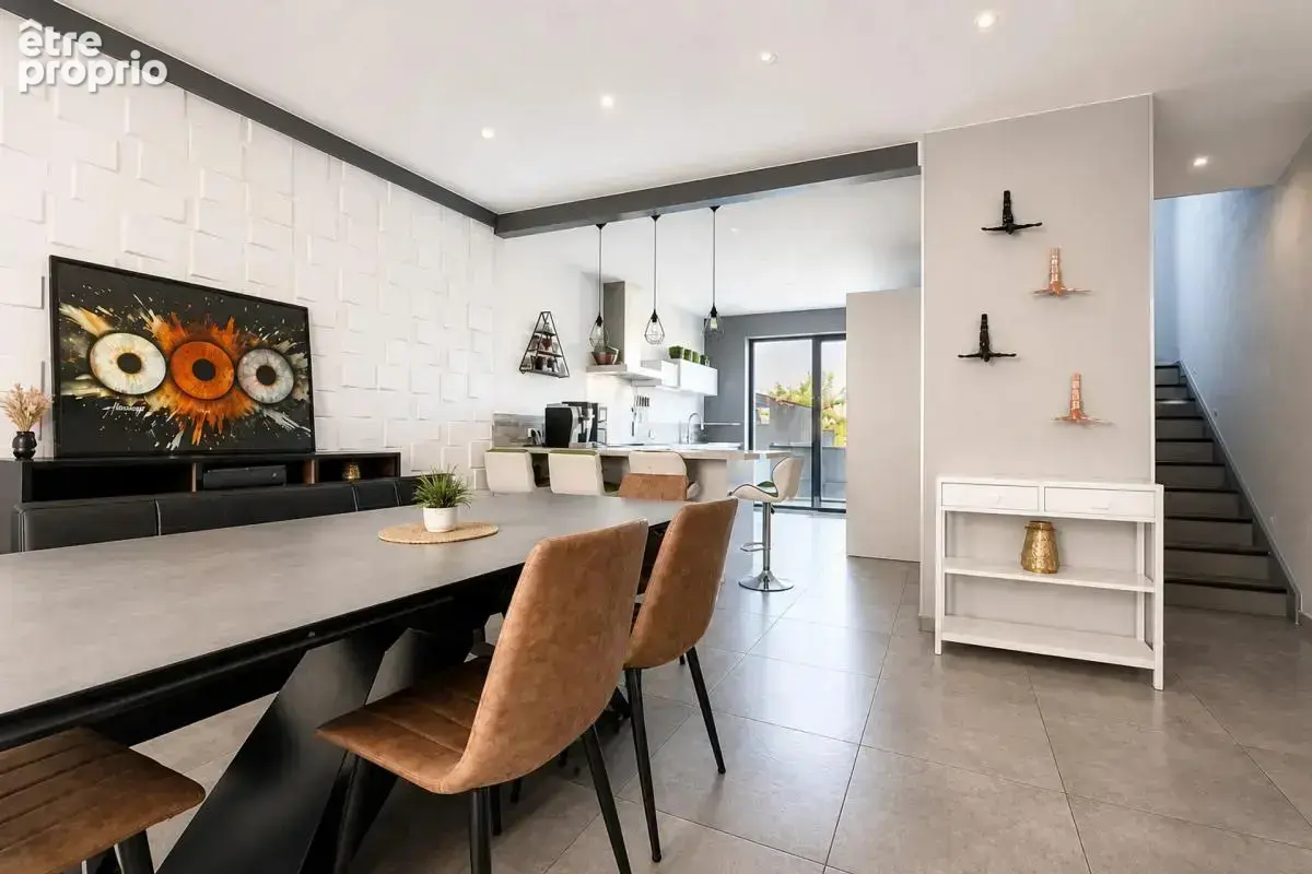 Maison de 8 pièces de 197,6 m² à Yutz - photo 2
