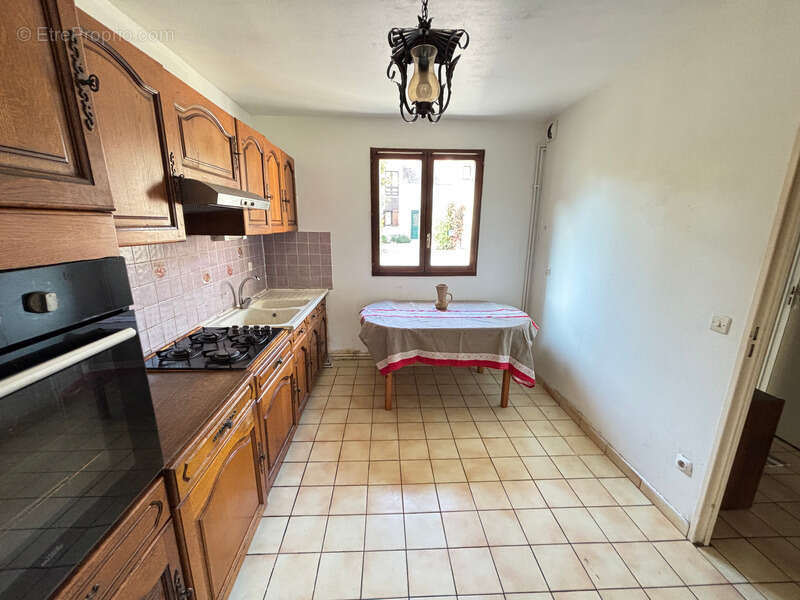 Maison à VERRIERES-LE-BUISSON