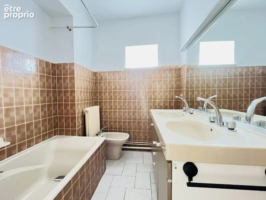 Appartement 4 pièces 103 m² à vendre à Montlucon (03100) - photo 7