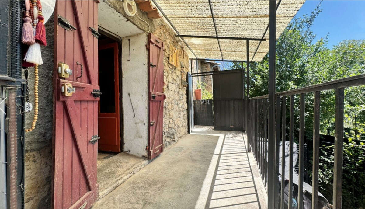 Maison à CASTELLANE