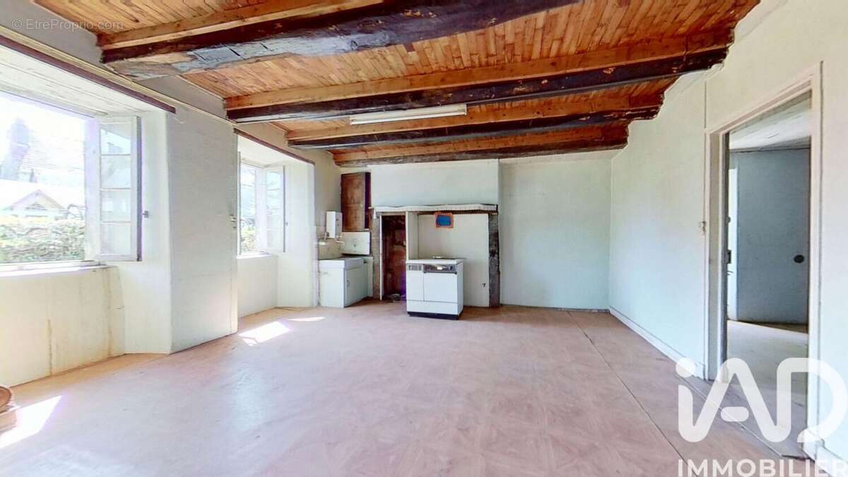 Maison 102 m² à Ally  - photo 2