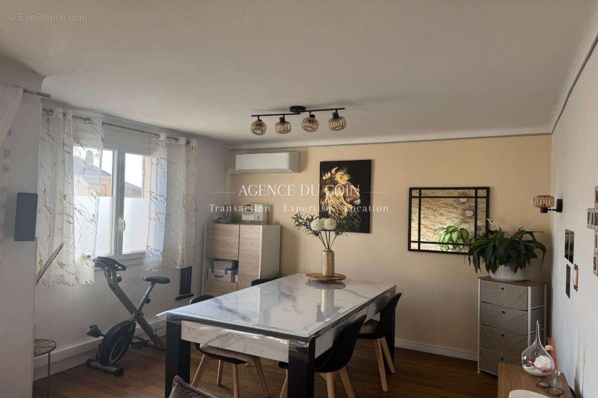 Appartement à LE MUY