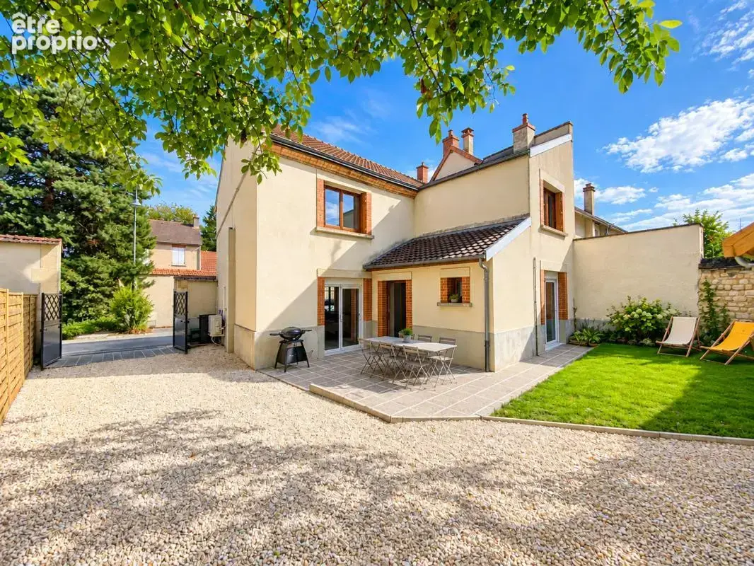 Maison à BEZANNES
