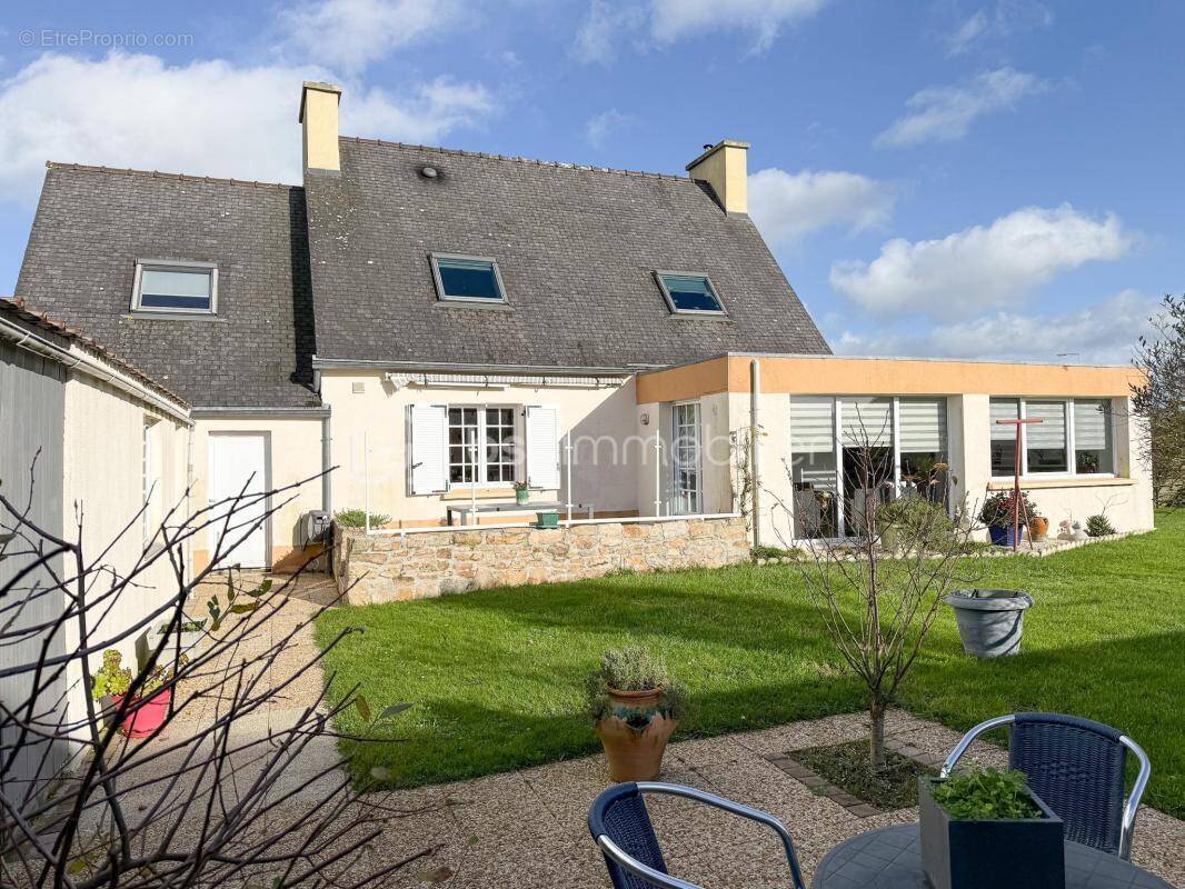 Maison à PLOUDALMEZEAU