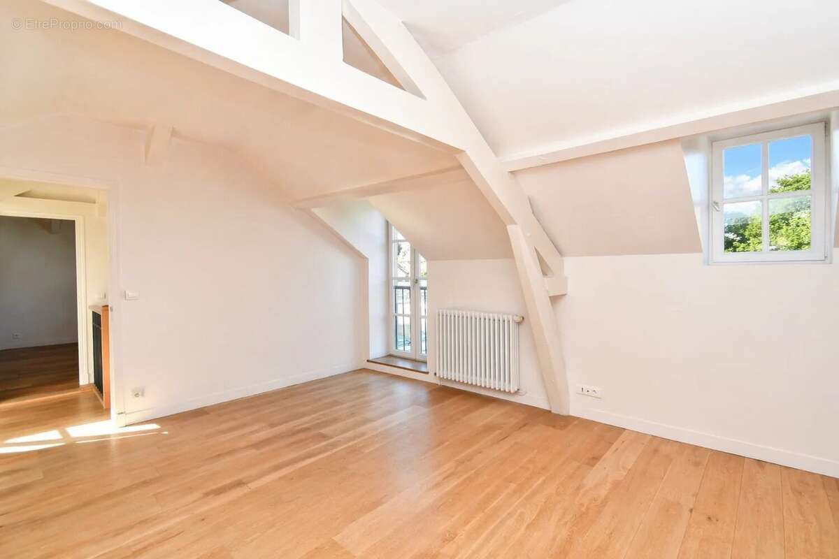 Maison à BOUGIVAL