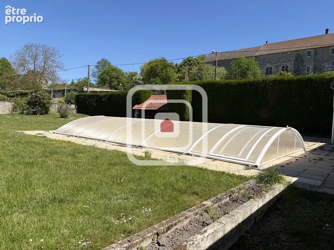 Ensemble immobilier de 278 m² avec jardin, piscine et dépendances - photo 29