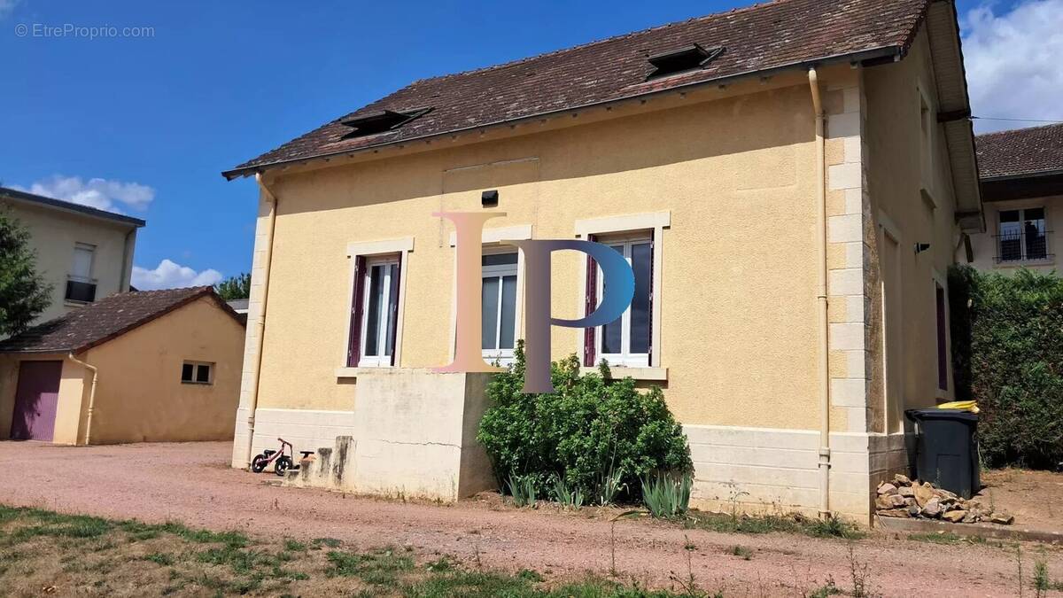 Maison à PARAY-LE-MONIAL