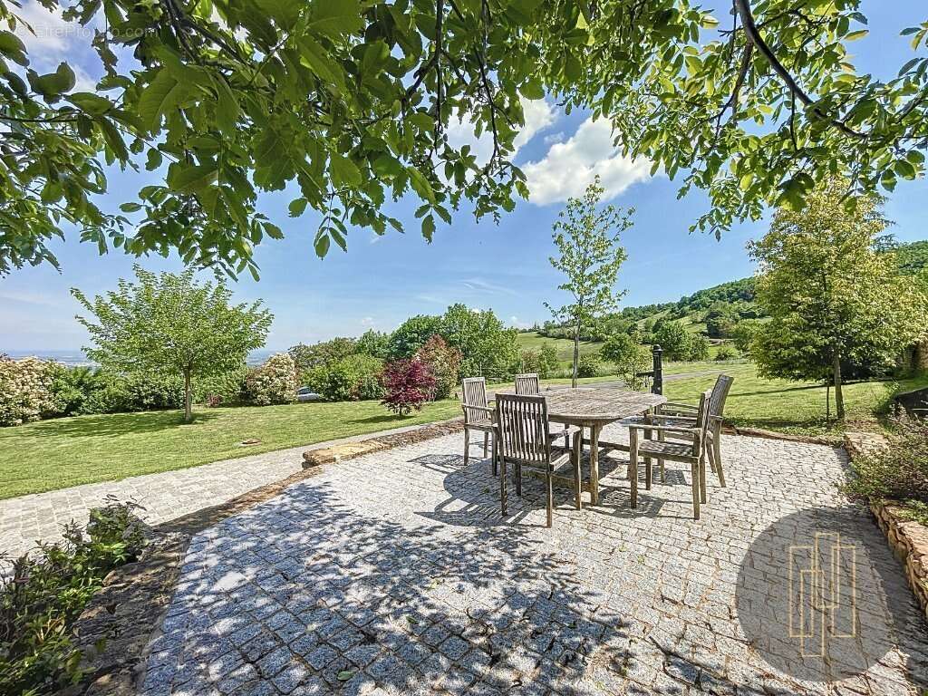 Maison à VILLEFRANCHE-SUR-SAONE