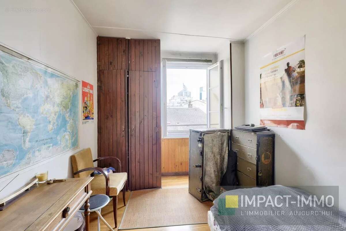 Appartement à COURBEVOIE