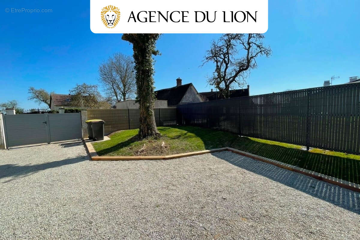 Maison à TREON