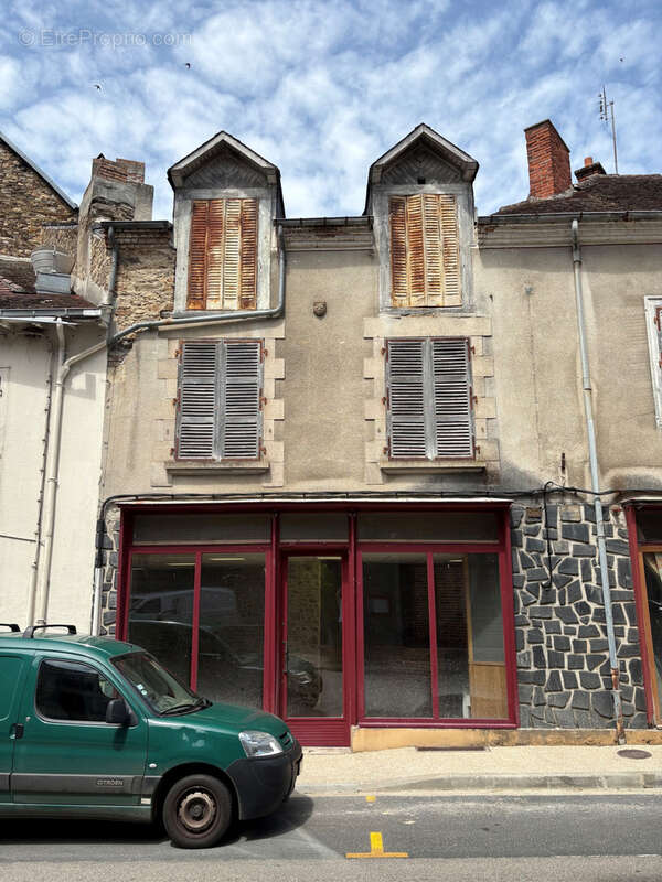 Appartement à SAINT-YRIEIX-LA-PERCHE