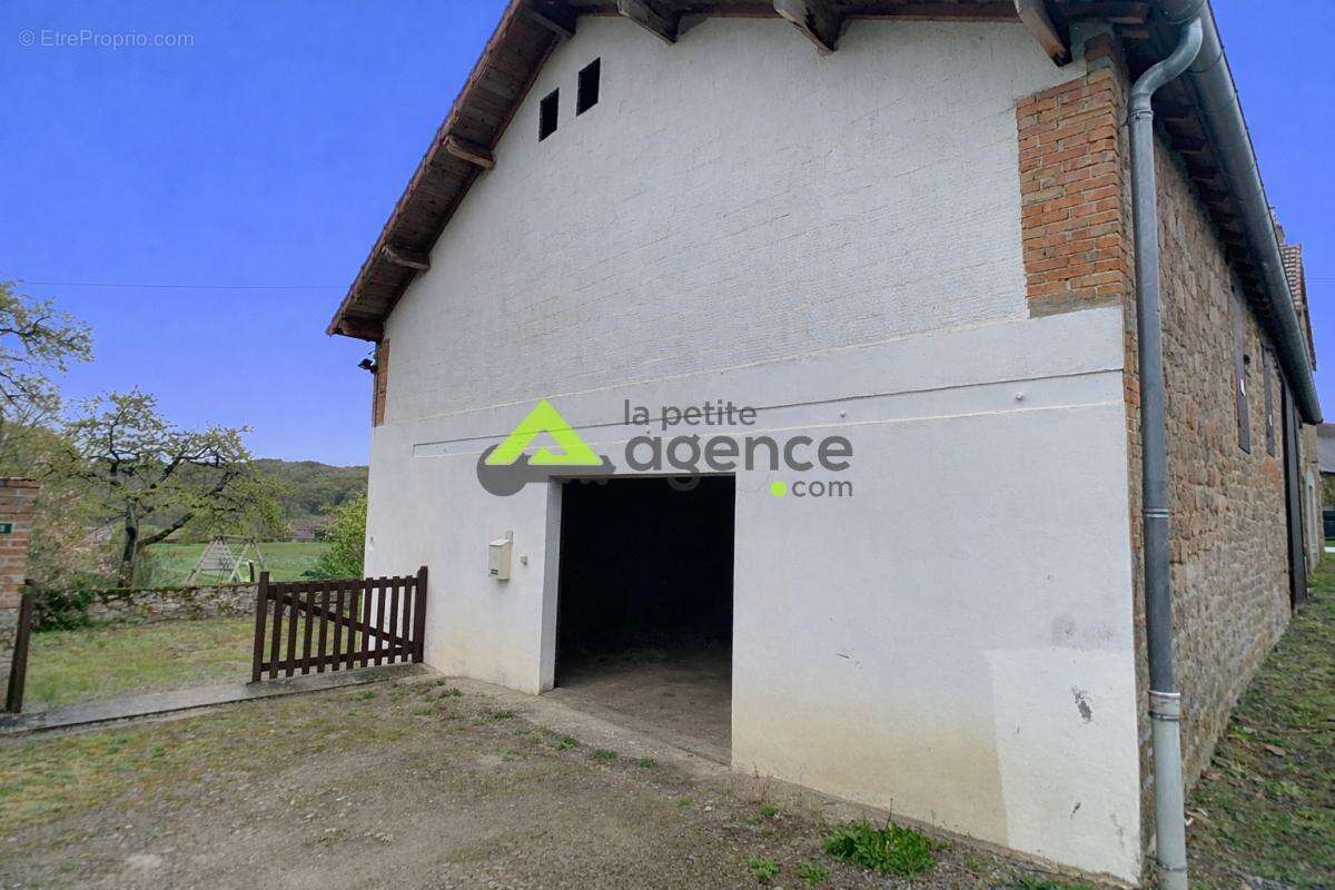 Maison à CHAMPAGNAT