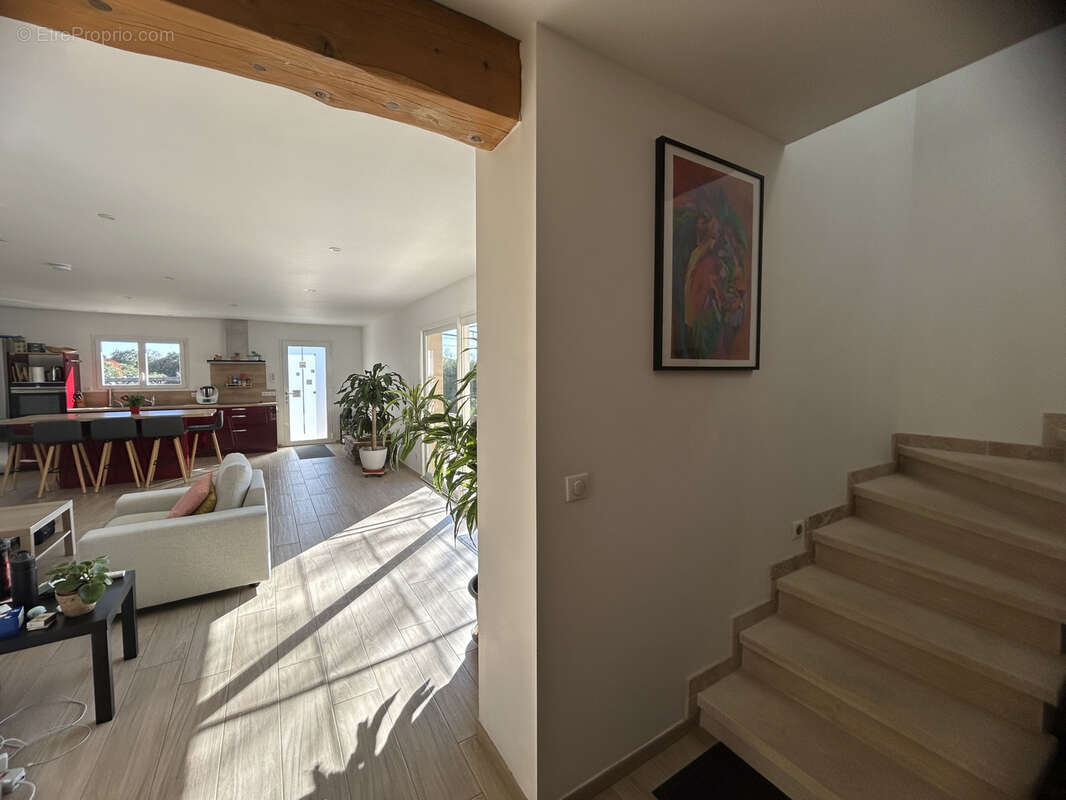 Maison à SAINT-QUENTIN-LA-POTERIE