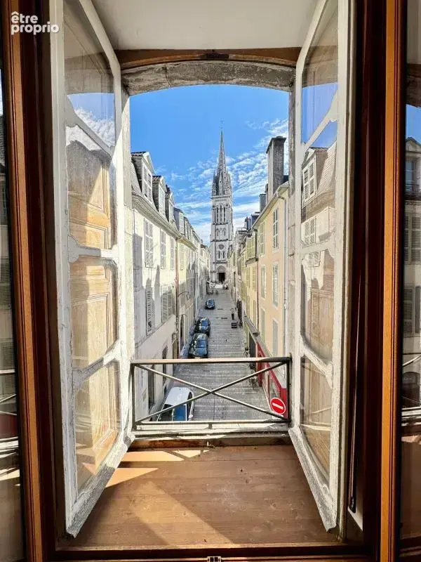 Pour investisseur , À VENDRE – Appartement de 120 m² – Hyper-centre de Pau – Rue piétonne prisée - photo 2