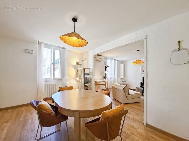 Appartement à VILLENEUVE-LES-AVIGNON