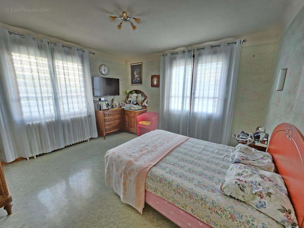 Maison 100 m² à Aix-Les-Bains  - photo 3