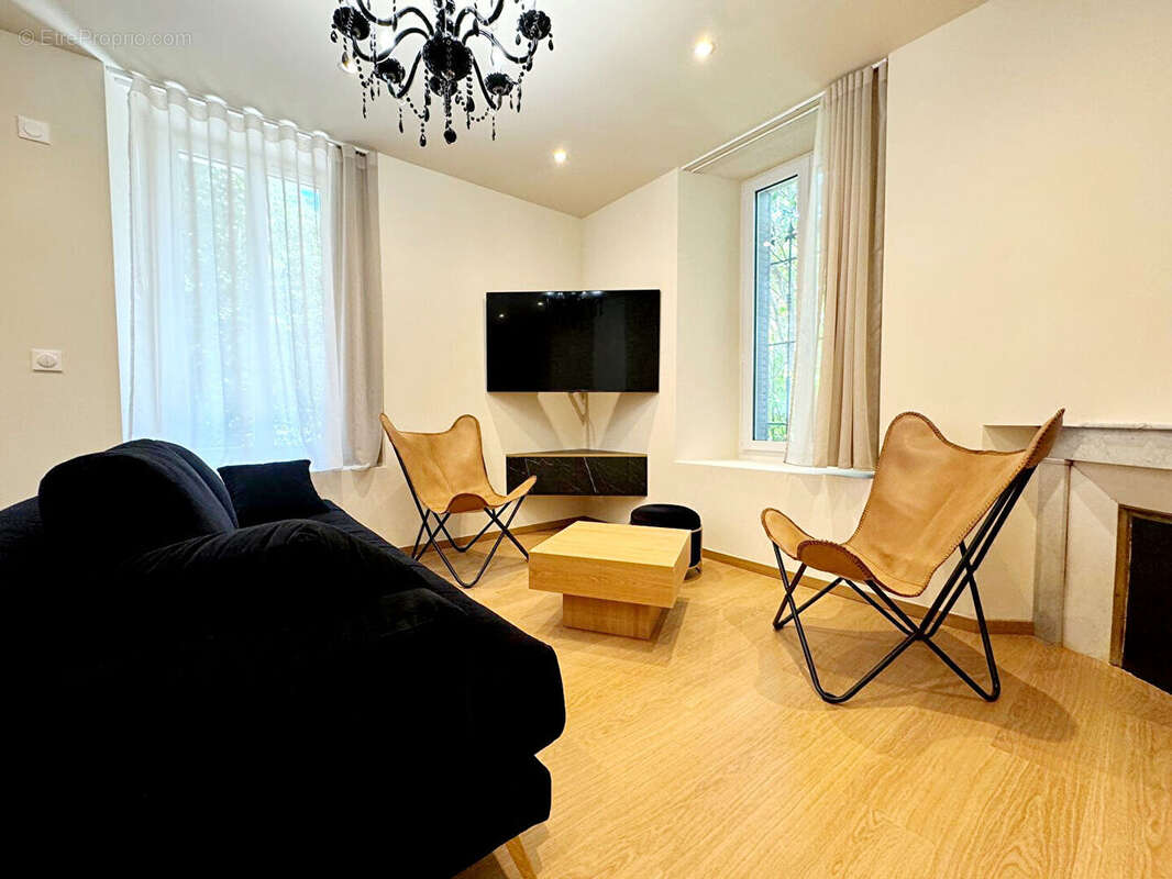 Appartement à CHATEAU-VILLE-VIEILLE
