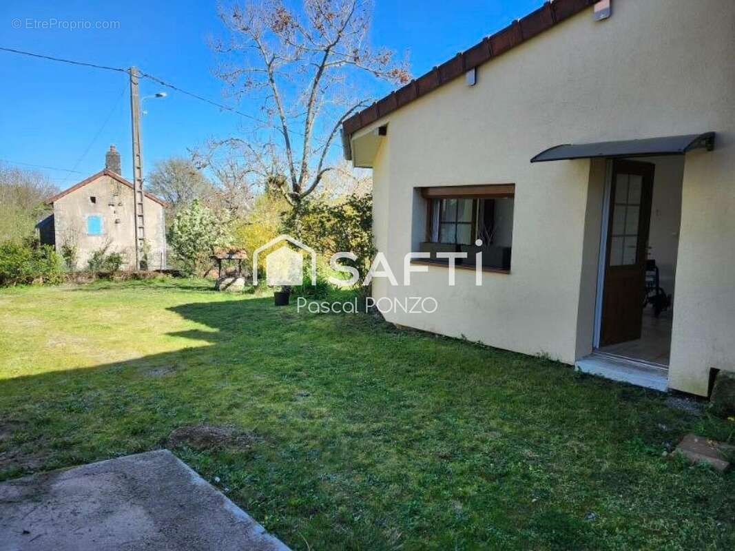 Maison 120 m² à Saint-Yrieix-Les-Bois  - photo 4