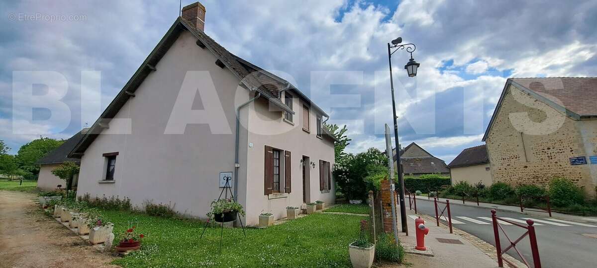 20250506_175132 - Maison à LIGNIERES-LA-CARELLE