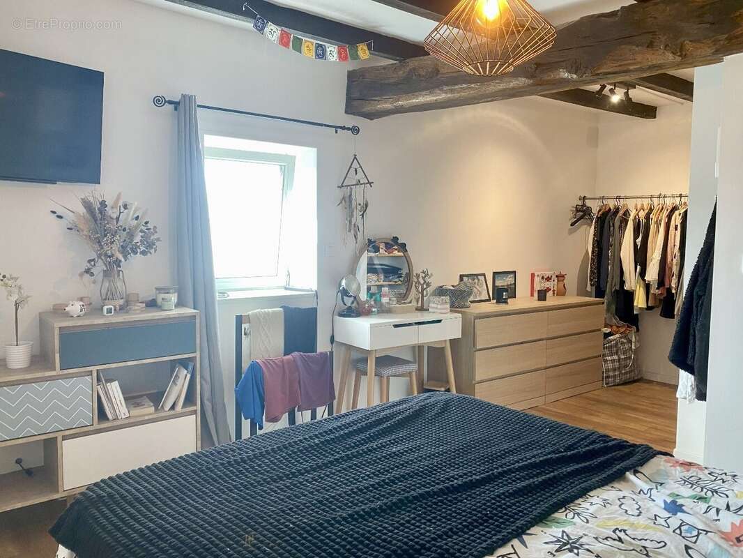 Maison à BRIZAMBOURG