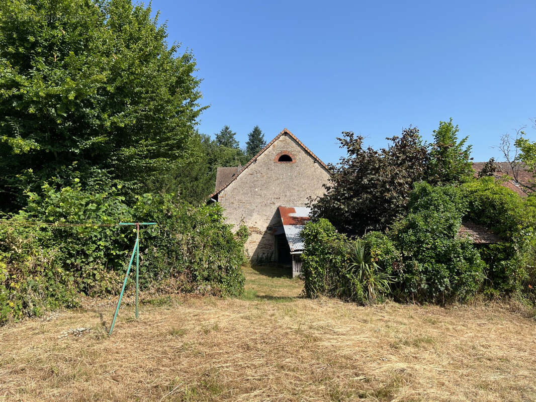 Maison à COUSSAC-BONNEVAL
