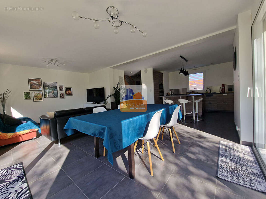 Maison à BOUGUENAIS