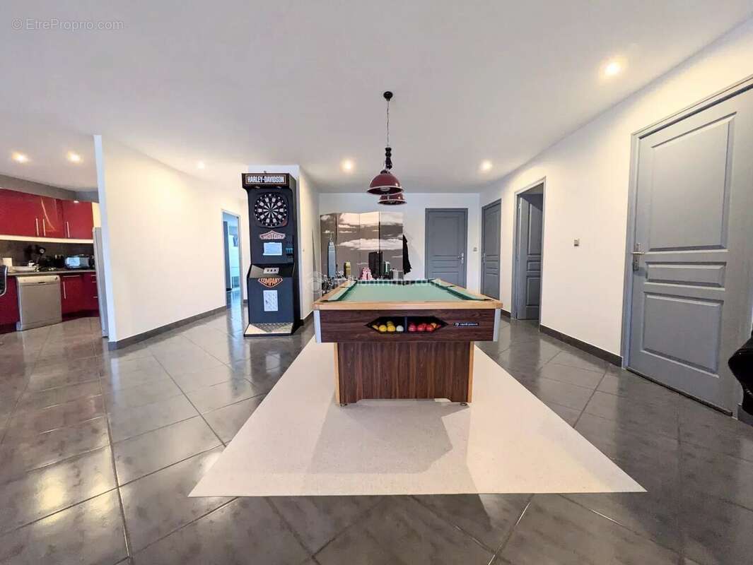 Maison à NEUFCHATEAU