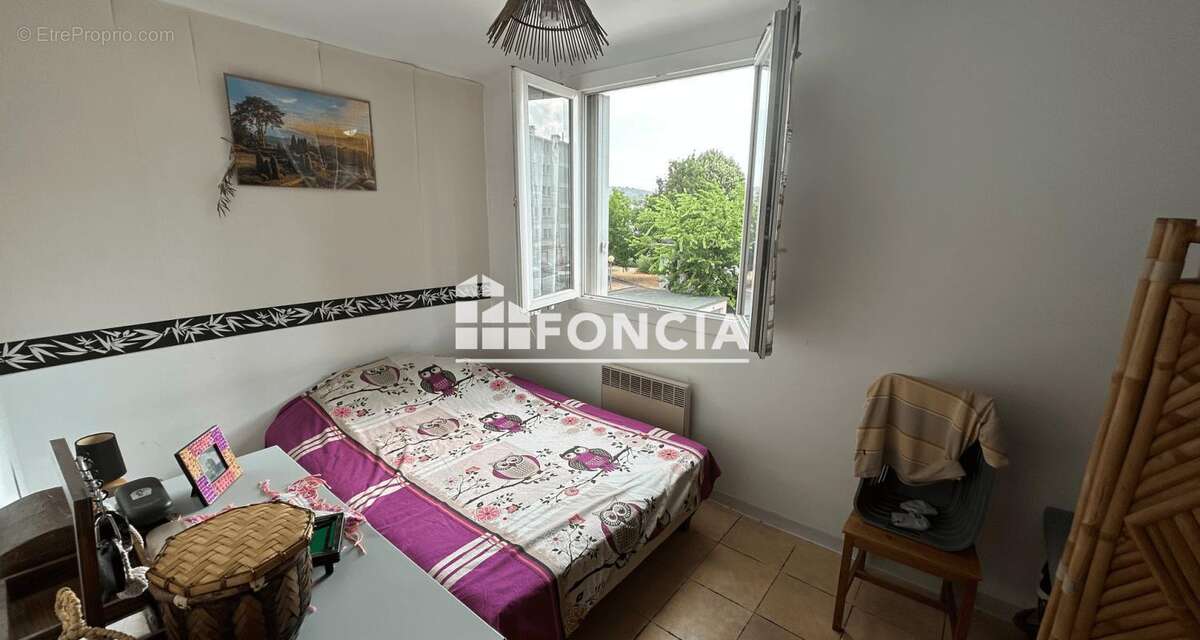 BRIGNOLES - Appartement T3, loué, avec balcon, loggia cave et garage - photo 6