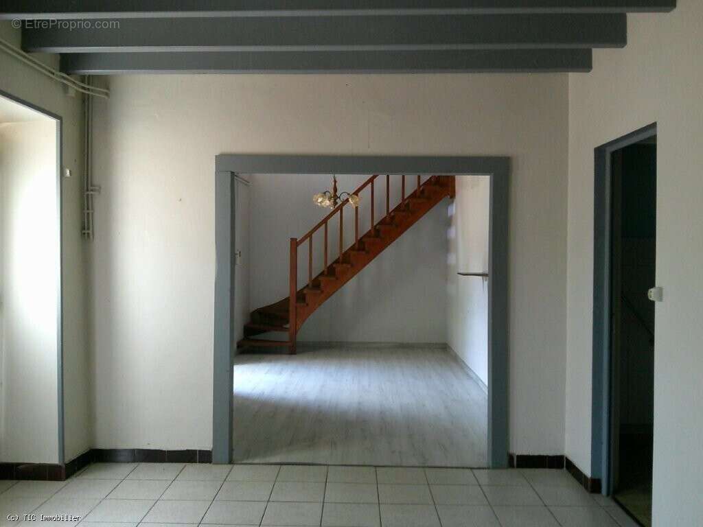 Maison de Campagne Avec Dépendances. Investissement Potentiel - photo 5