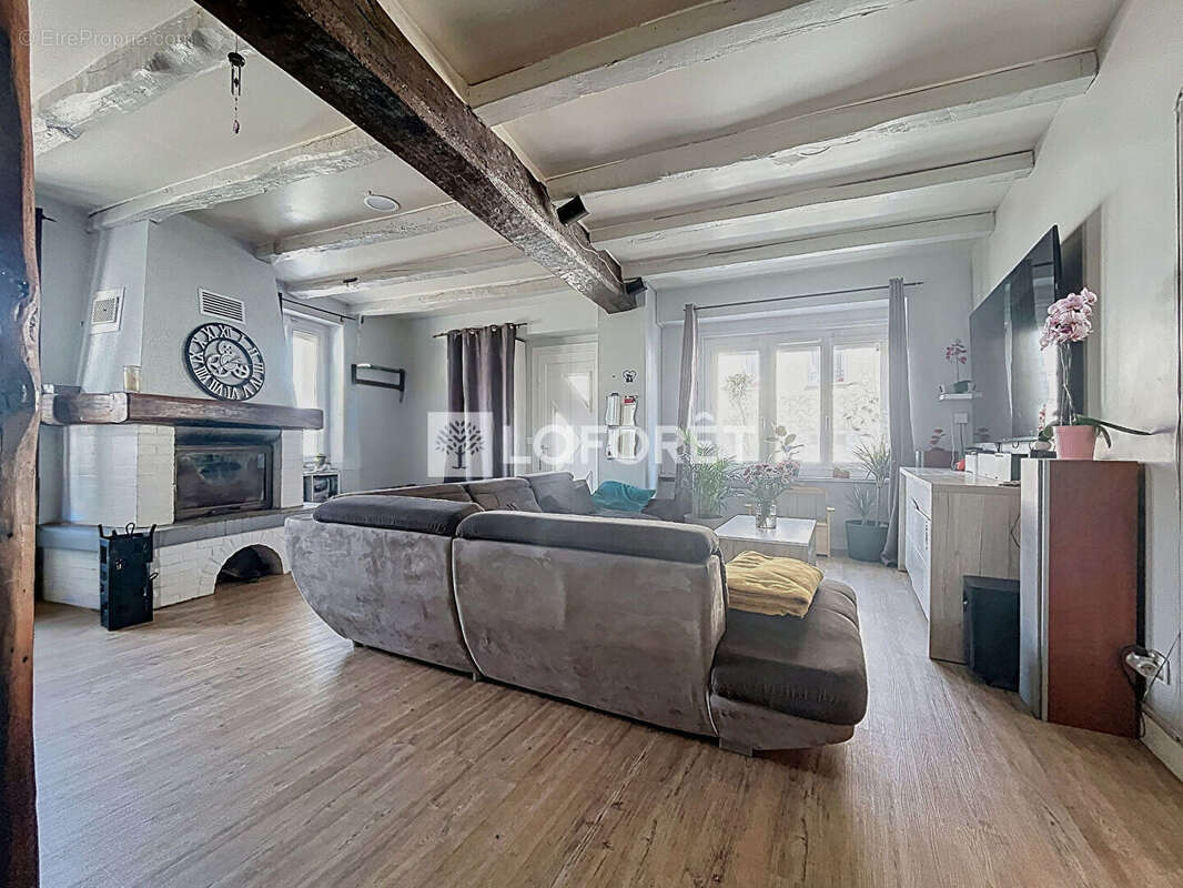 Maison à LE MESNIL-AUBRY