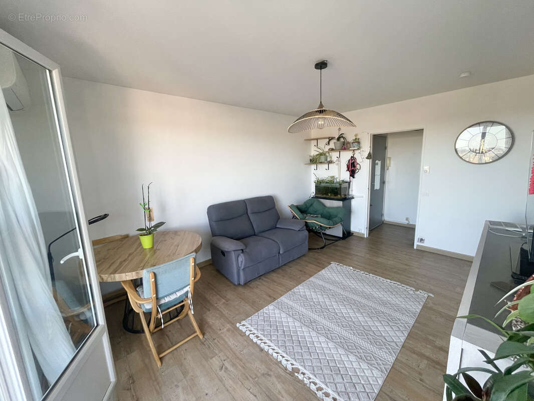 Appartement à LUNEL