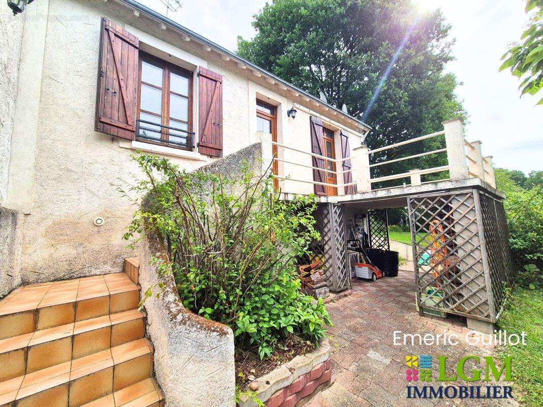 À VENDRE – Maison familiale de 128 m² avec jardin clos et arboré de 905 m² - Grand Garage - à Thoré-la-Rochette (41100) - photo 3