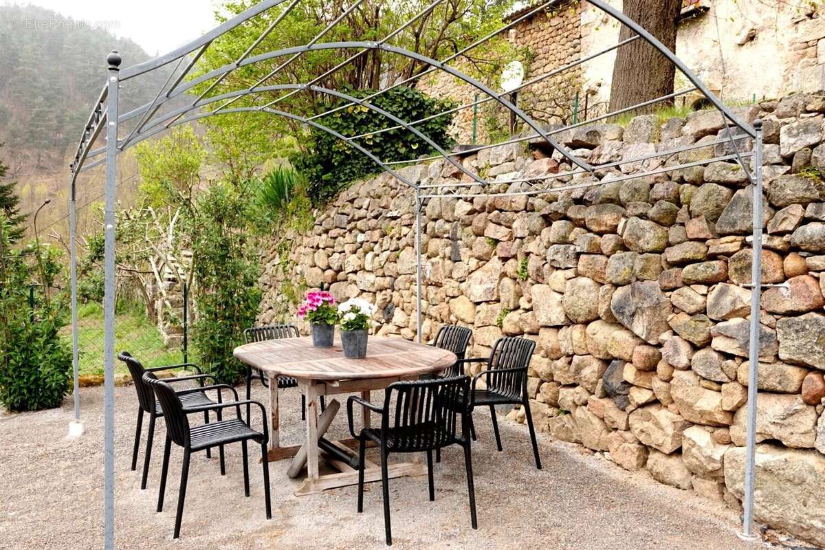 Appartement à PRIVAS