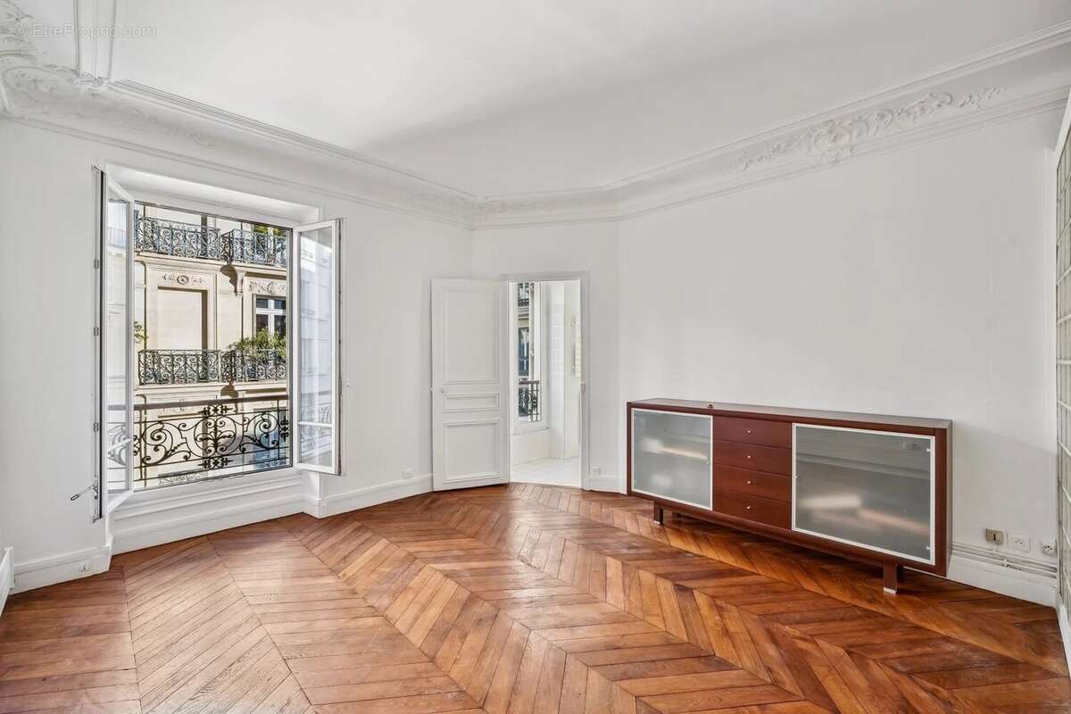 Appartement à PARIS-9E