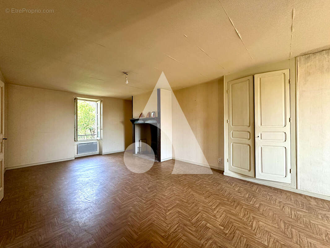 Appartement à BAGNAC-SUR-CELE