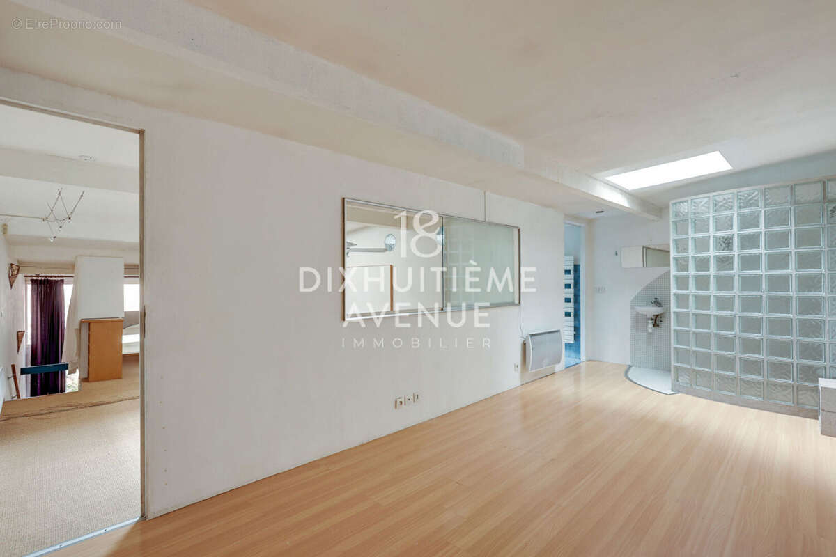 Commerce à PARIS-18E