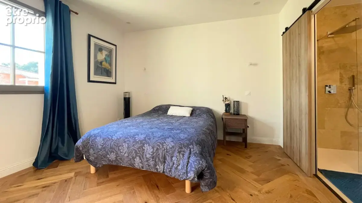 Uzès à pied, duplex esprit maison, piscine et 2 parkings - photo 6