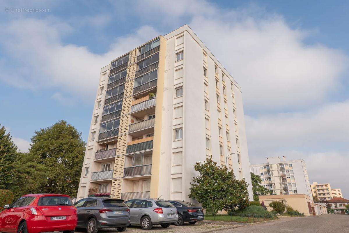 Appartement à VAULX-EN-VELIN