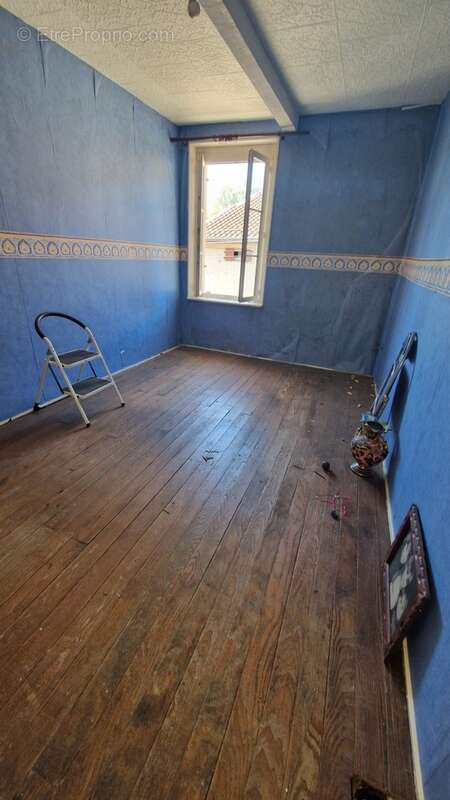 Maison à Waville F4 de 90 M2 avec jardin / parking et dépendance - photo 8