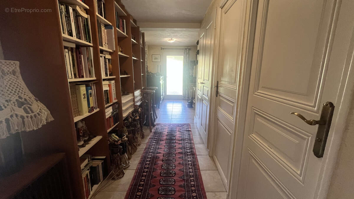 Maison à ROQUEBRUNE-SUR-ARGENS