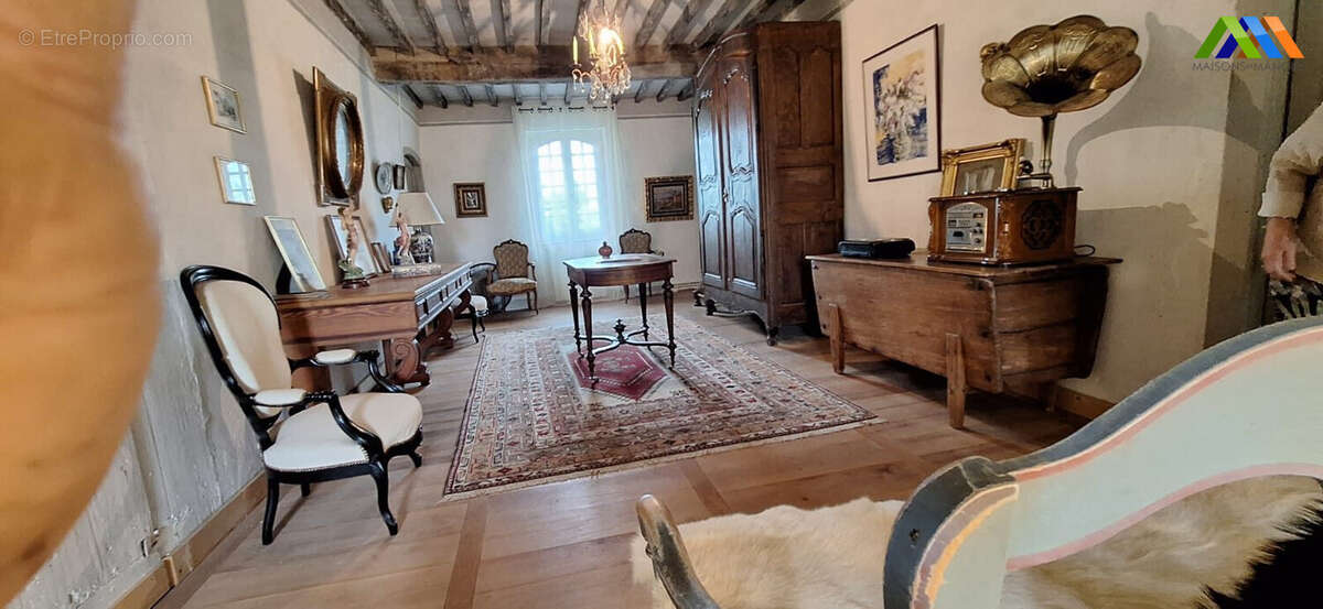 Maison 347 m² à Seissan  - photo 6
