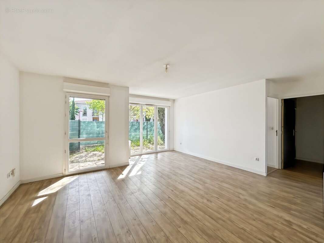 Appartement à FROUZINS
