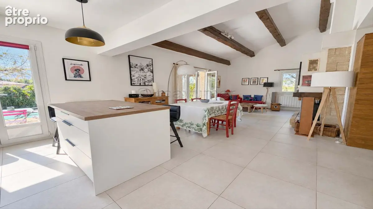 MAISON T4 LUMINEUSE AVEC PISCINE, GARAGE ET VUE DÉGAGÉE ? SAINT-ZACHARIE n°1