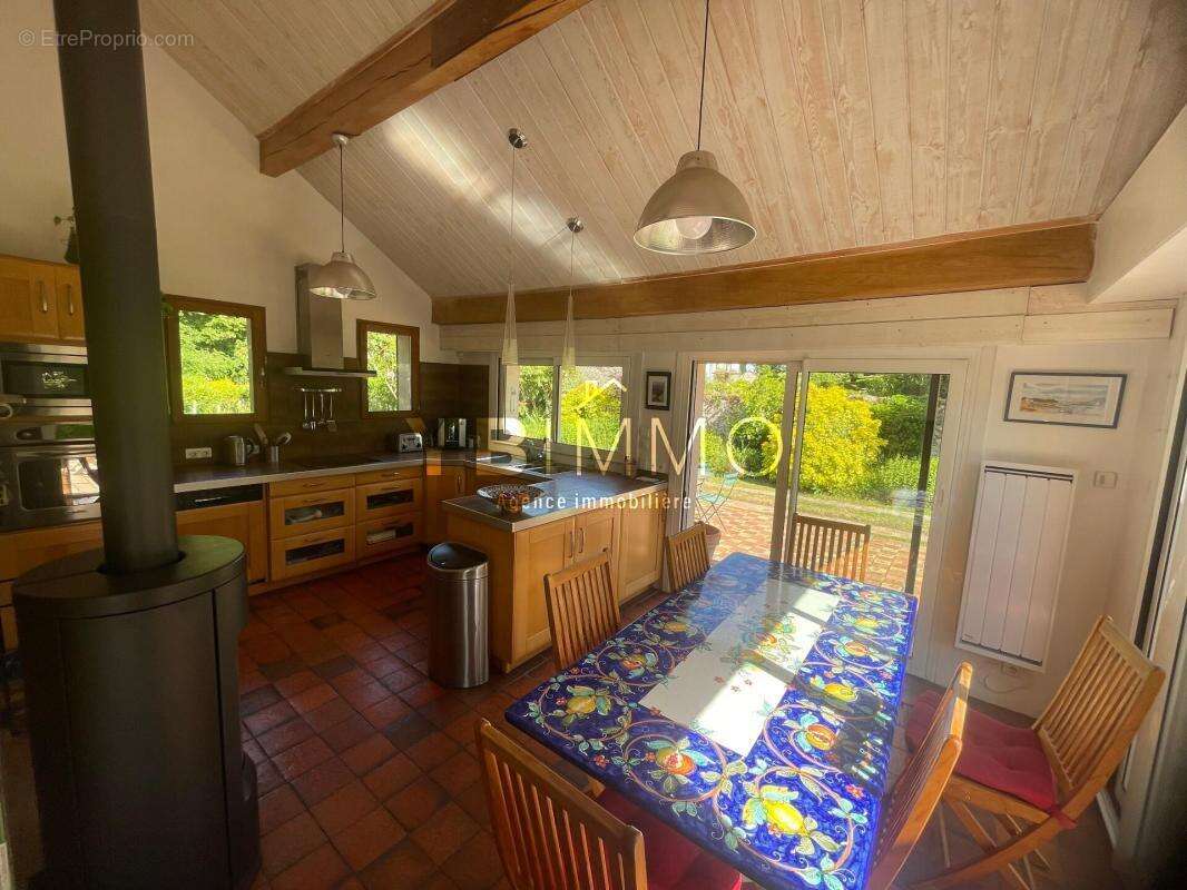 Maison à LA CELLE-LES-BORDES