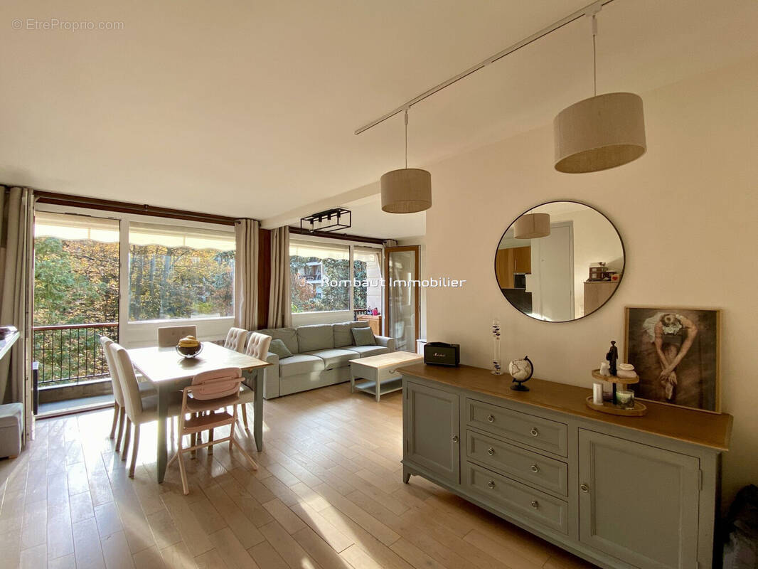 Appartement à LA CELLE-SAINT-CLOUD