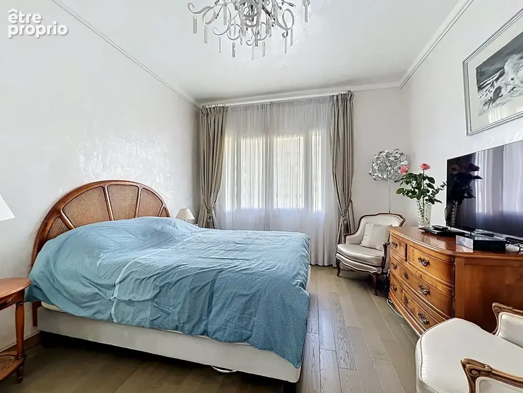 URGENT - Superbe appartement de standing aux beaux volumes - photo 9