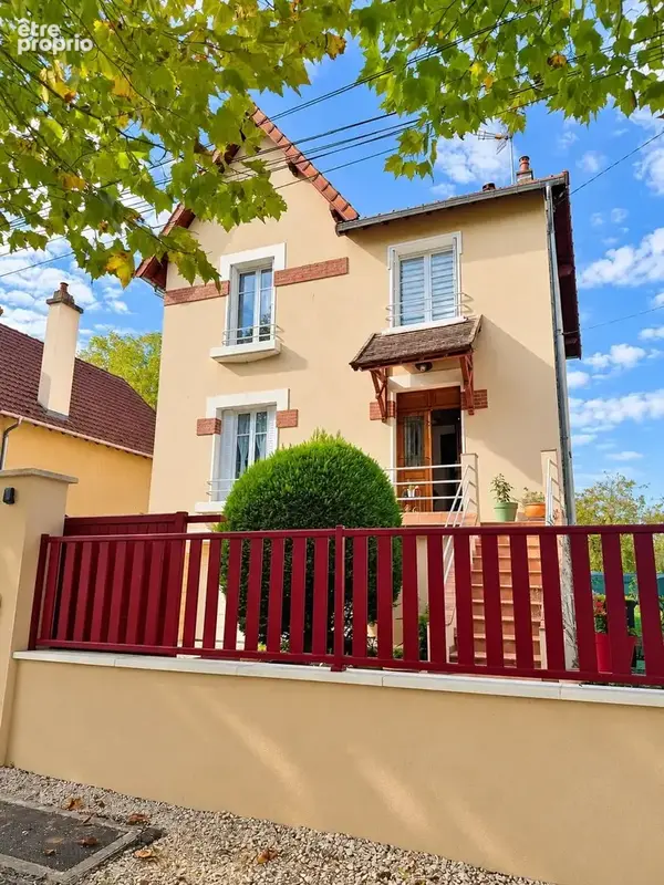Auxerre – Une maison familiale rare face à un parc remarquable - photo 1