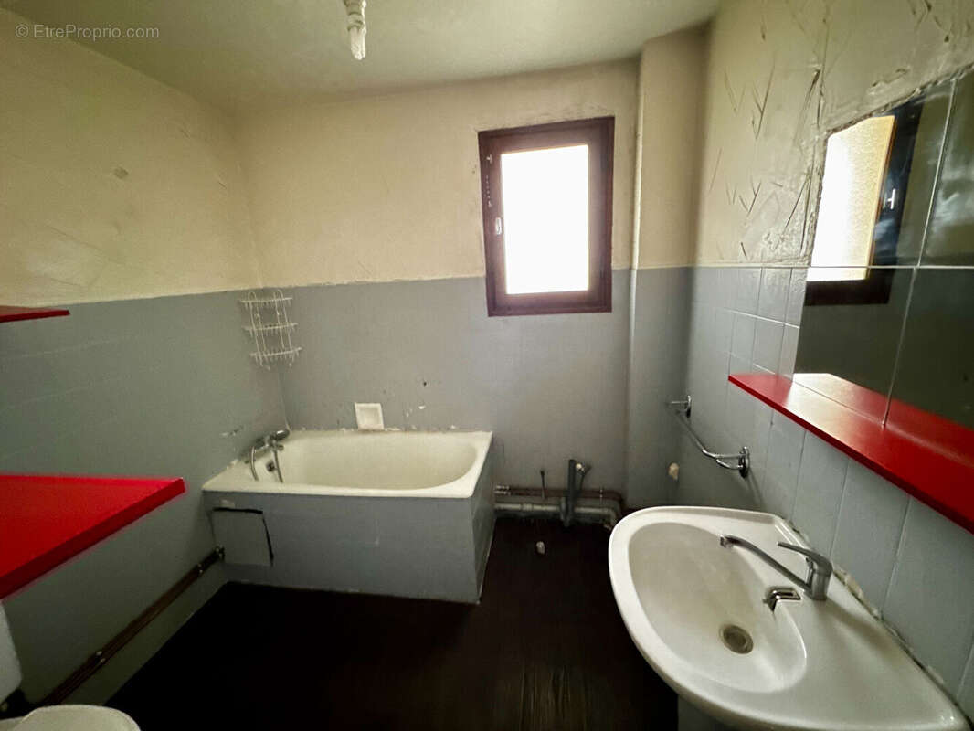 Appartement à SIX-FOURS-LES-PLAGES